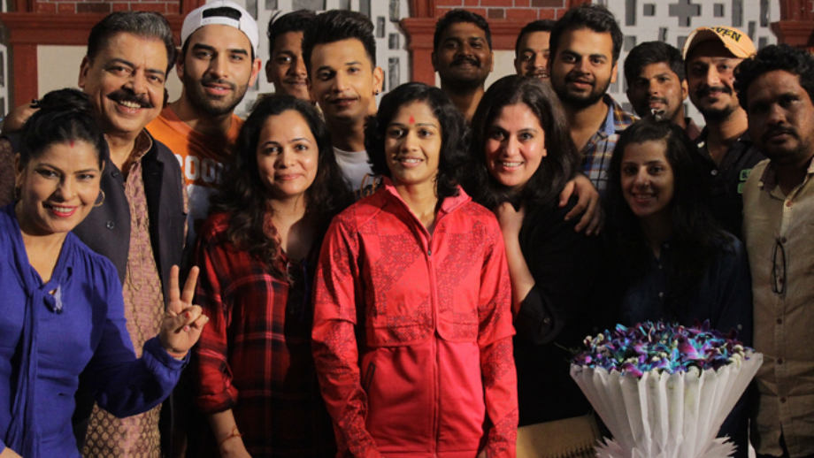 Babita Phogat celebrates birthday with Badho Bahu cast 2