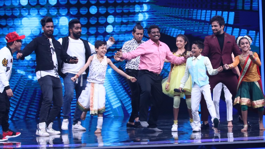 Father-Son Duo Rock the Stage of Super Dancer Chapter 2