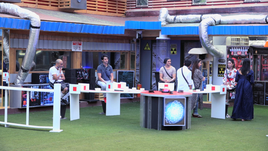 ‘Gharwale’ experiment with emotions in the Bigg Boss 11 Lab