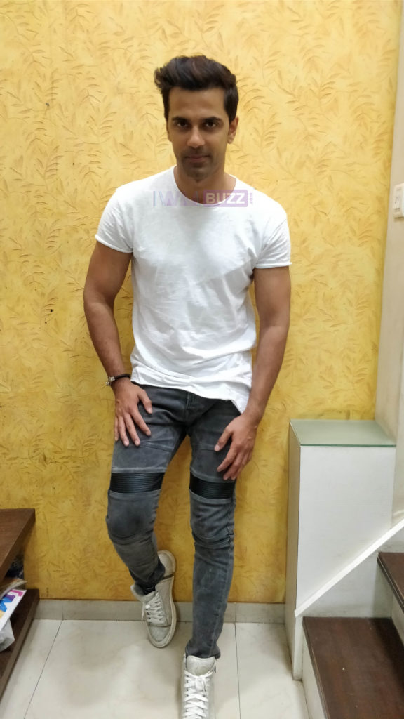 ‘Happy’ Anuj Sachdeva post interacting with fans on IWMBuzz Live - 1