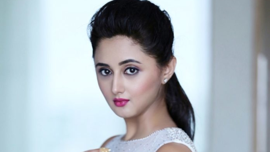 We should always strive to move from good, better to best - Rashami Desai