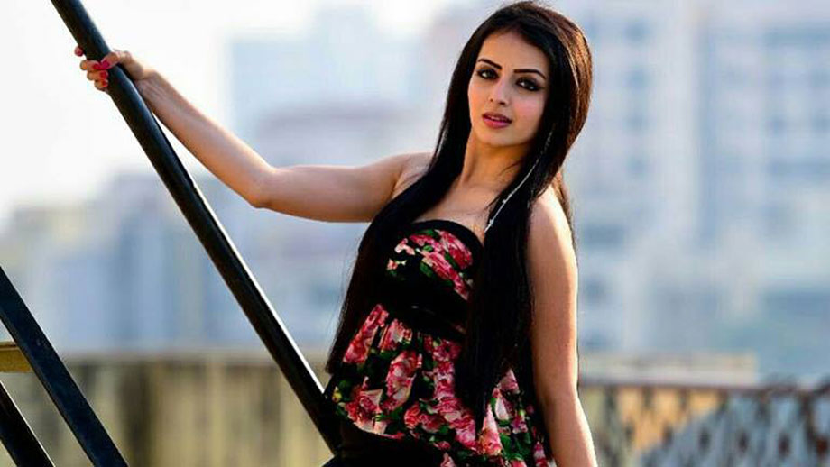In whichever set I go, the male actors get hitched - Shrenu Parikh
