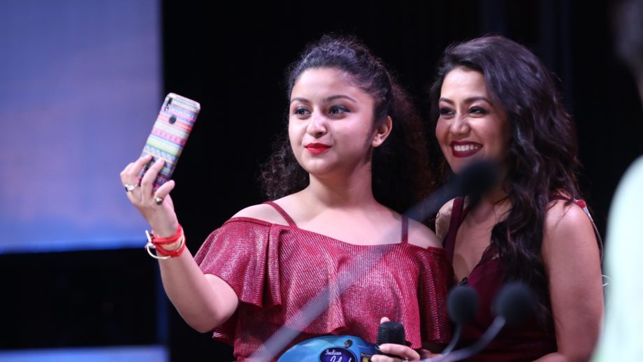 Neha Kakkar’s crazy fans ‘Nehearts’ on Indian Idol 10