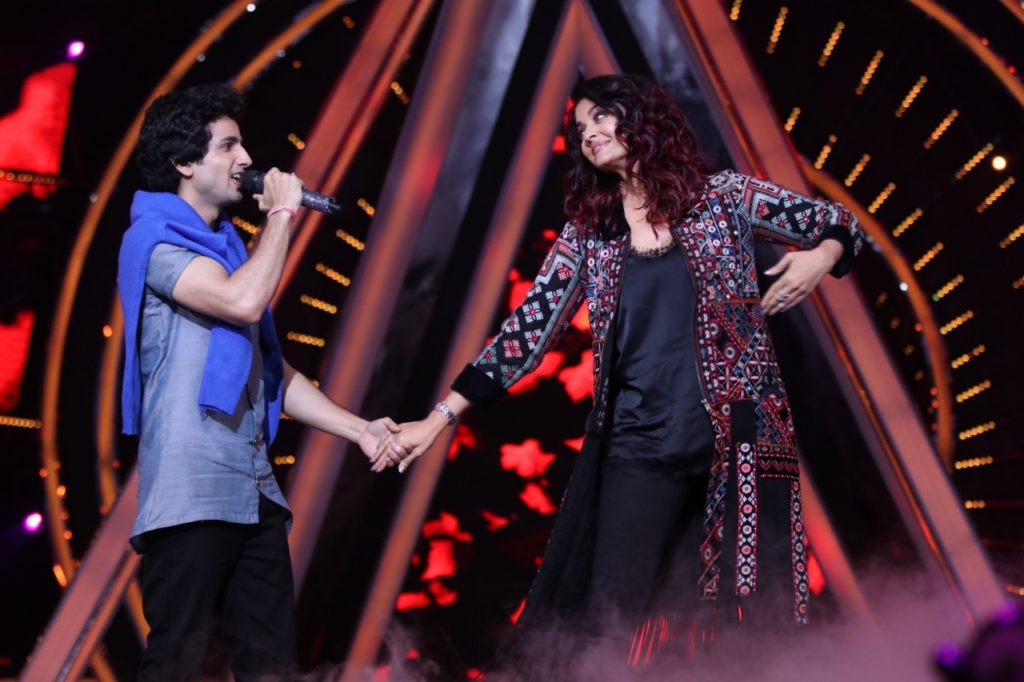 Fanney Khan Team grooves to the tunes of Indian Idol 10 contestants - 5