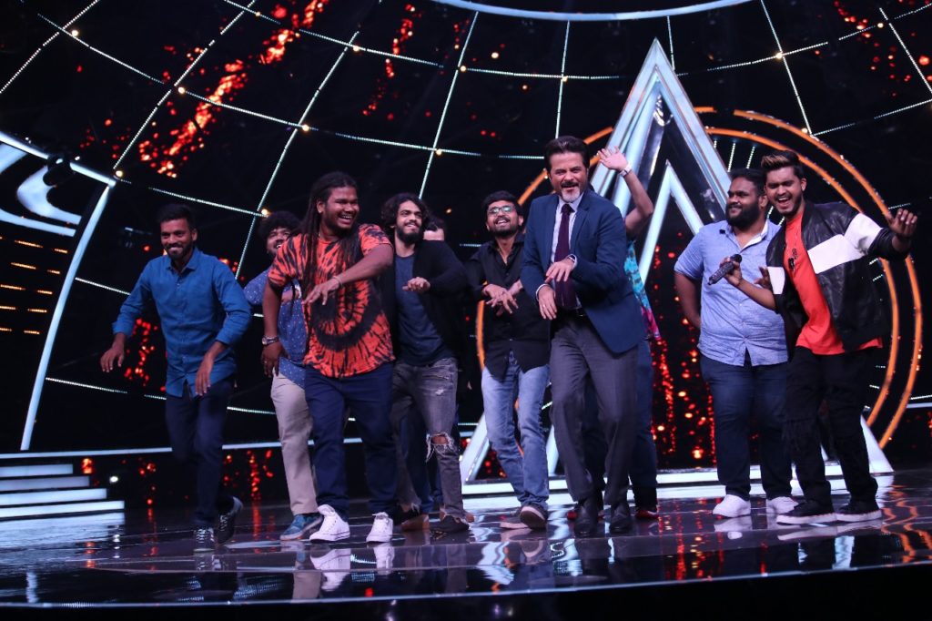 Fanney Khan Team grooves to the tunes of Indian Idol 10 contestants - 6