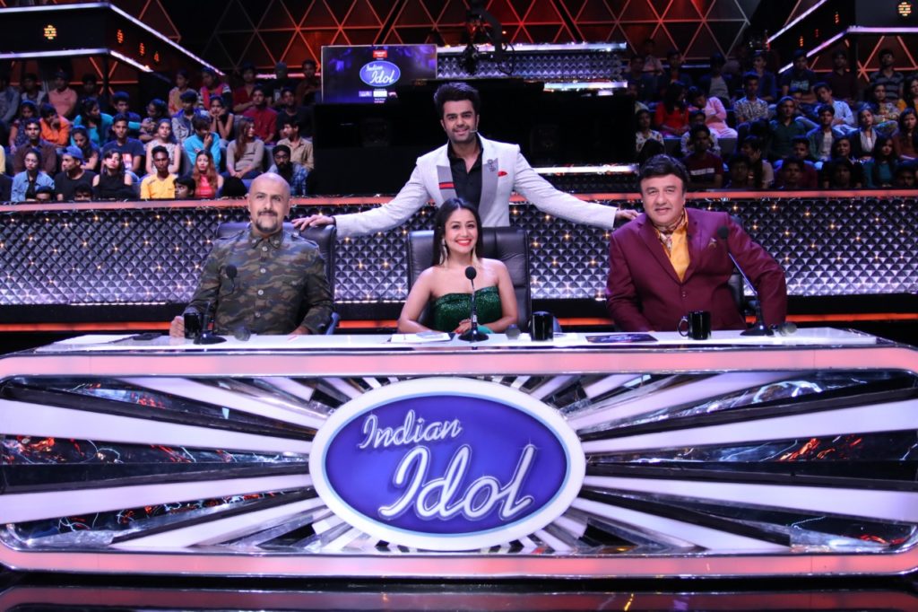 Fanney Khan Team grooves to the tunes of Indian Idol 10 contestants - 10