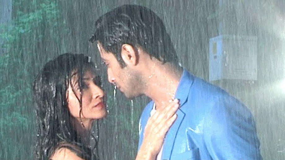 Vedika and Sahil’s steamy romance under the shower in Aap Ke Aa Jane Se