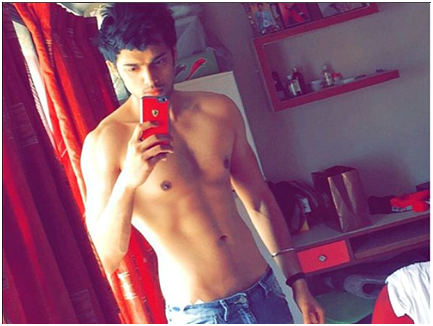 All the Ab-Tastic Moments of Parth Samthaan That Made Us Hot! 6