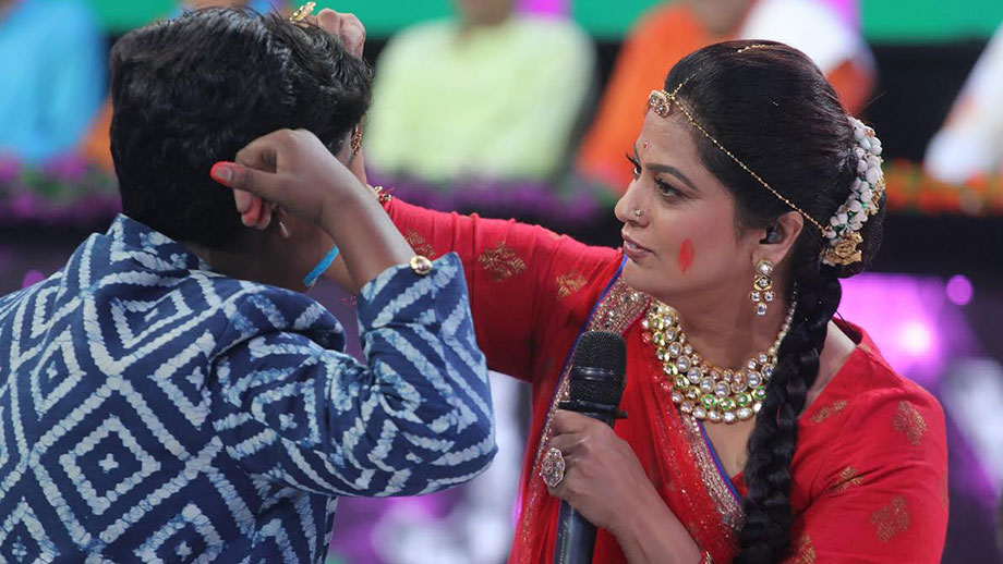 Richa Sharma celebrates Holi with her contestant brother Ritik Gupta on Sa Re Ga Ma Pa Li’l Champs