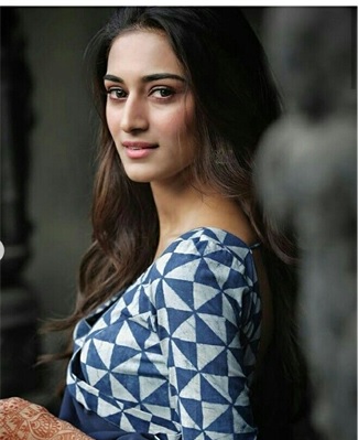 4 reasons why your perfect girl crush should be Erica Fernandes! 1