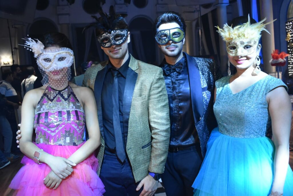 Yeh Rishta Kya Kehlata Hai: Kartik and Naira's romantic dance in Masquerade party 5