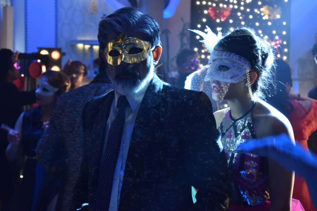 Yeh Rishta Kya Kehlata Hai: Kartik and Naira's romantic dance in Masquerade party 7