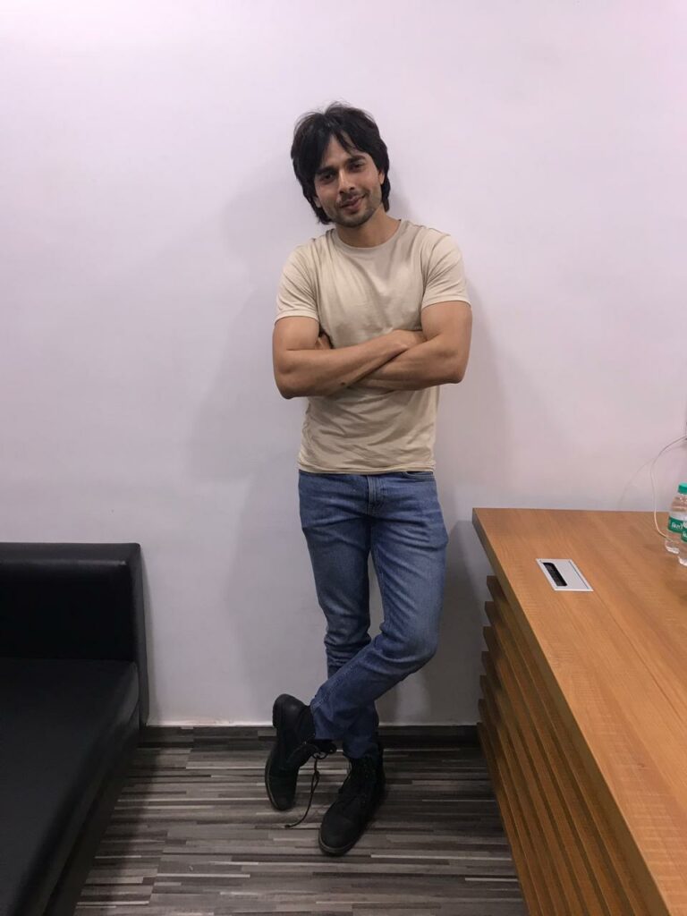 Ansh Bagri poses after a fun LIVE chat with IWMBuzz 3