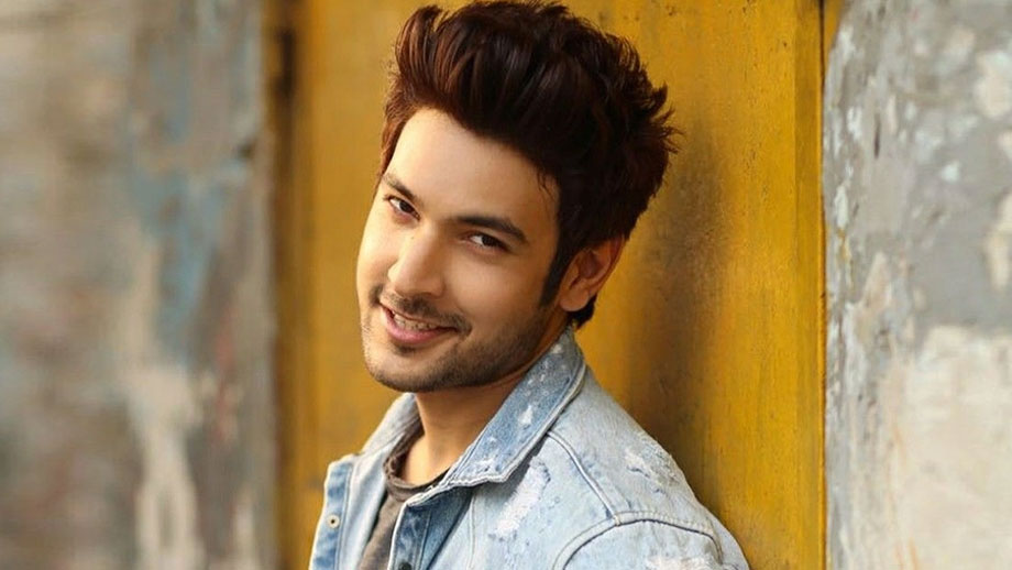 I might get shy while shooting lovemaking scenes but will overcome it - Shivin Narang