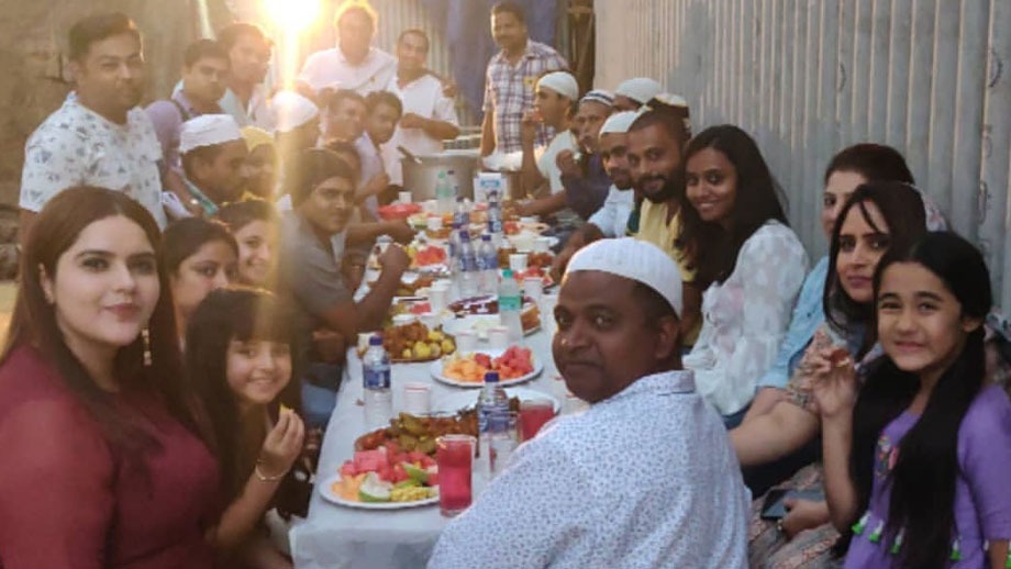 Kulfi Kumar Bajewala: Mohit Malik, Myra Singh, Aakriti Sharma celebrate Iftar on set