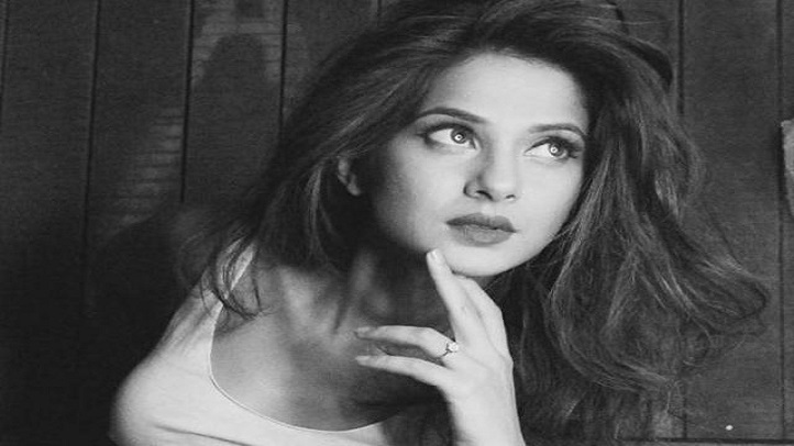 Our Style Crush of the Month: Jennifer Winget 2