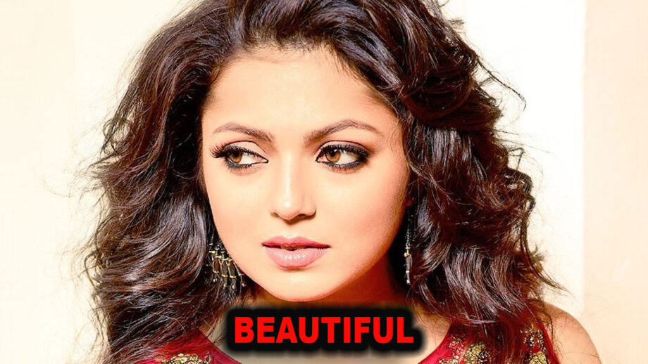 A dose of the beautiful Drashti Dhami to make your day brighter 3