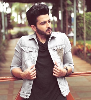 Hottest moments of Dheeraj Dhoopar because why not 2
