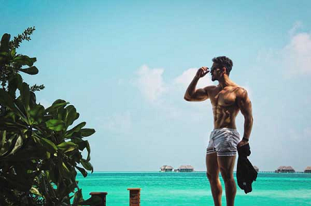 Attention Ladies! These hot pictures of Tiger Shroff will make your day - 9