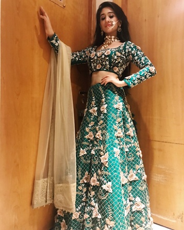 Shivangi Joshi S Love For Ethnic Wear Knows No Bounds And Here S Proof Iwmbuzz Therefore, before you take the big step, there are some questions to ask your girlfriend before marriage. shivangi joshi s love for ethnic wear