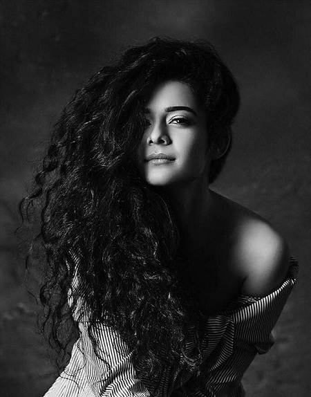 These hot pictures of Mithila Palkar prove she is the ultimate digital babe 5