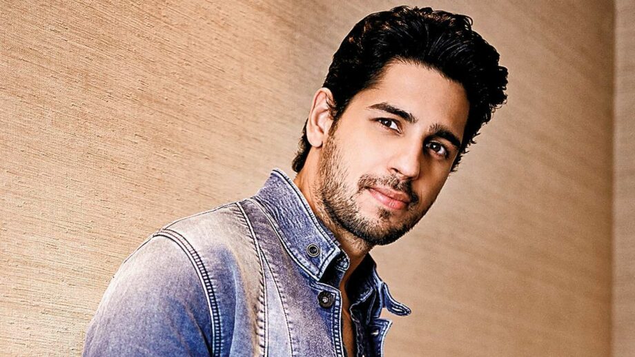 Sidharth Malhotra is here to give your left arm a bit of rest. Here’s how!