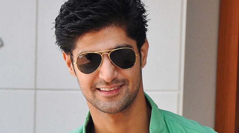 Attention Ladies! Check out this hunk of an actor from Code M, Tanuj Virwani 1