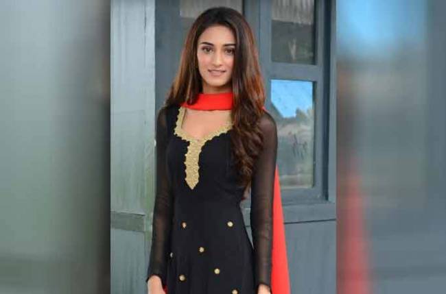 From Sonakshi to Prerna; The many looks of Erica Fernandes! 2