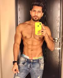 Guddan Tumse Na Ho Payega’s Parv Singh Is Too Hot To Handle In These Gym Selfies 3