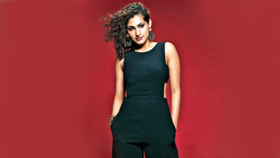 Pictures of Kubra Sait to get you through the week 1