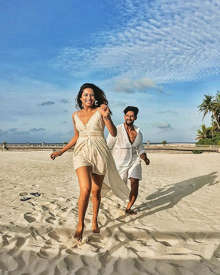 Ravi Dubey and Sargun Mehta trip to the Maldives 5