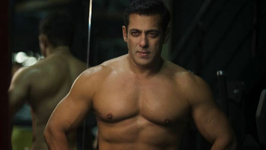 Salman Khan’s LATEST shirtless photo will surely give you O o Jaane Jana vibes 1