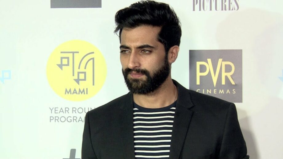 Attention Ladies! MX Player web series Magic star Akshay Oberoi is an absolute hottie