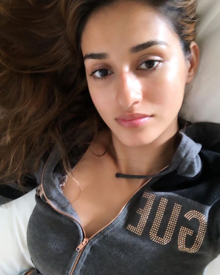 Disha Patani is the Selfie Queen on Instagram and here's proof 820944