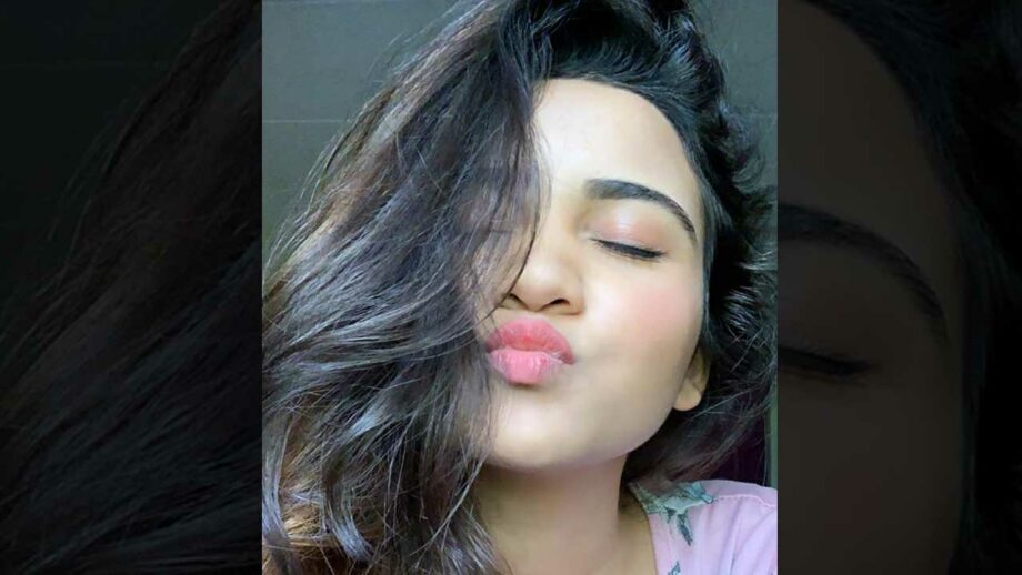 Go kissy kissy with Yeh Un Dinon Ki Baat Hai actress Ashi Singh