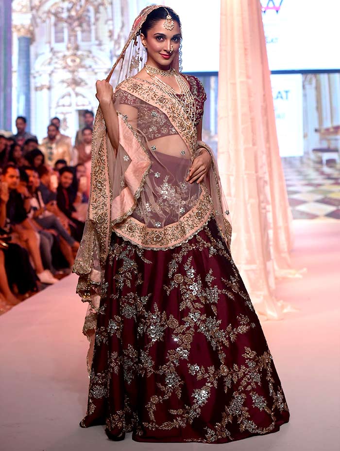 Kiara Advani vs Jahnvi Kapoor: Who slays the fashion game?