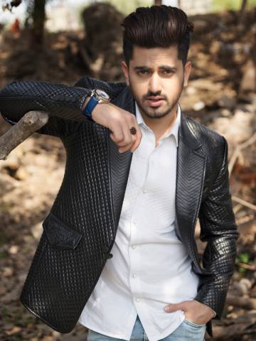 Our favorite TV superstar Zain Imam style game is always on point 2