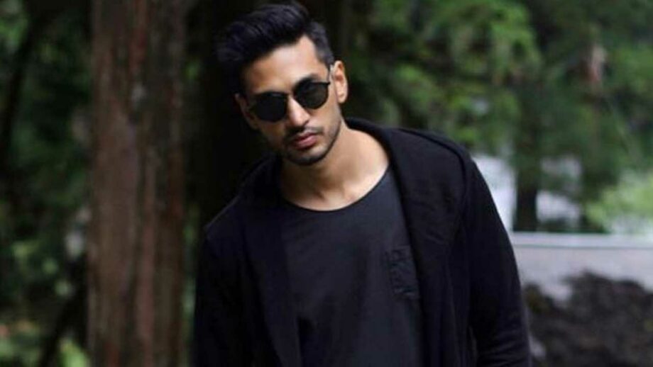 Smart and fit looks of Arjun Kanungo