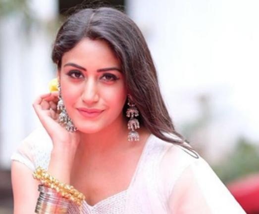 Surbhi Chandna is every man's dream girl. Here's why 2