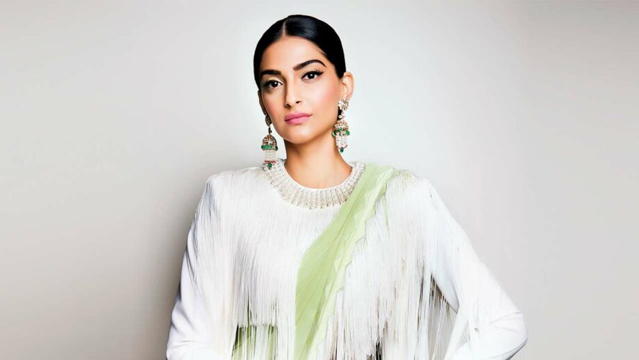 When these pictures of Sonam Kapoor took our breath away with these pictures 4