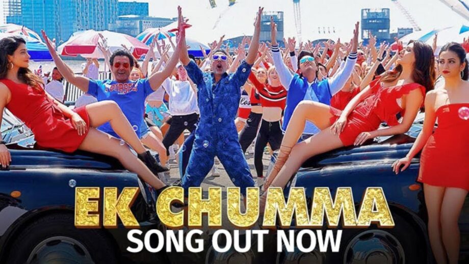 Akshay Kumar, Kriti Sanon all set to give 'ek chumma' to their fans