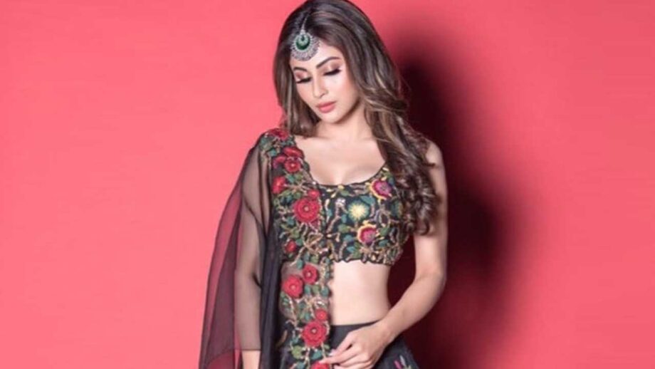 All the times Mouni Roy redefined sexy while totally rocking a saree