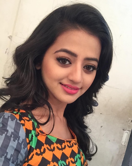 Helly Shah is a Selfie Queen. Here's proof 1