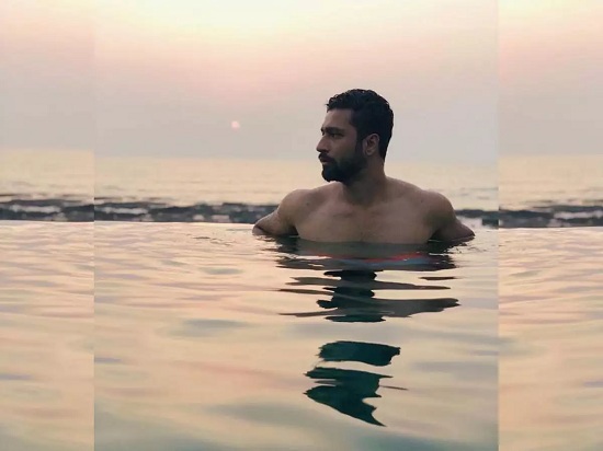 Rare pictures of teen heatthrob Vicky Kaushal that had us all sweating - 1