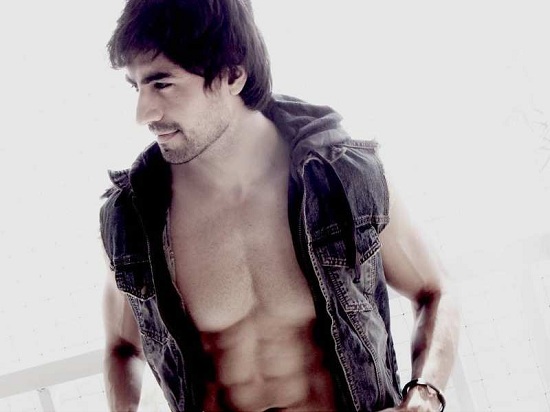 When Harshad Chopda left us drooling with his abs-tastic body 2