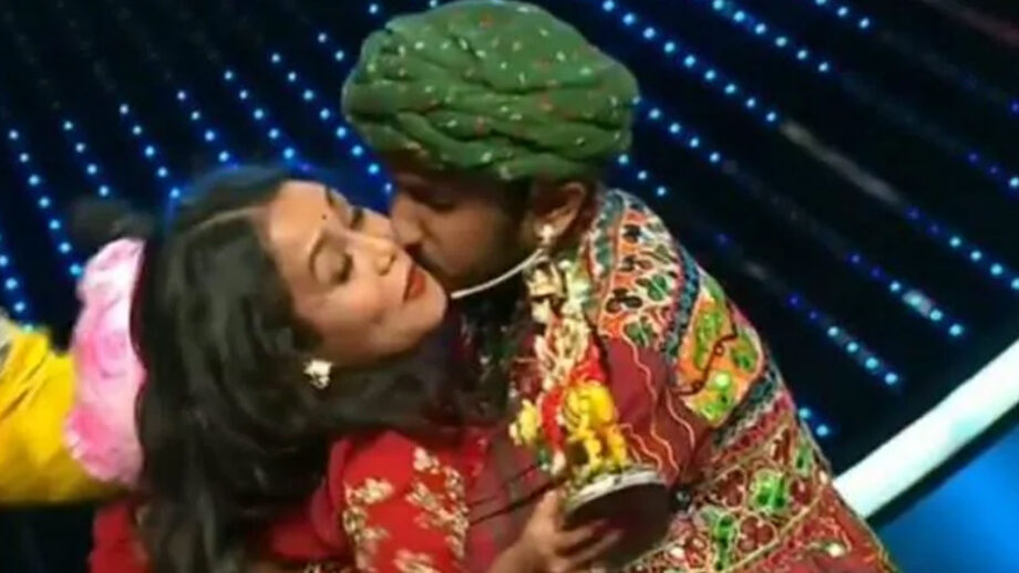 Neha Kakkar forcefully kissed by Indian Idol Contestant