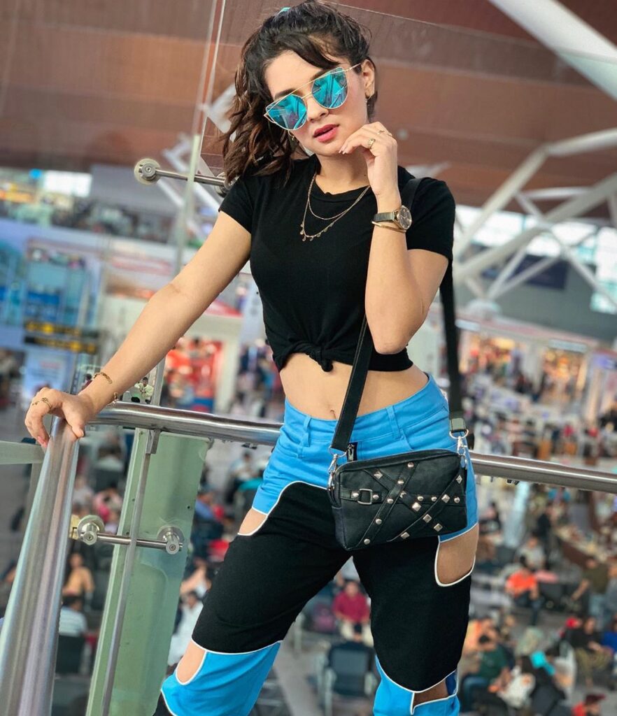 These Instagram posts by Avneet Kaur are giving us major travel goals - 1