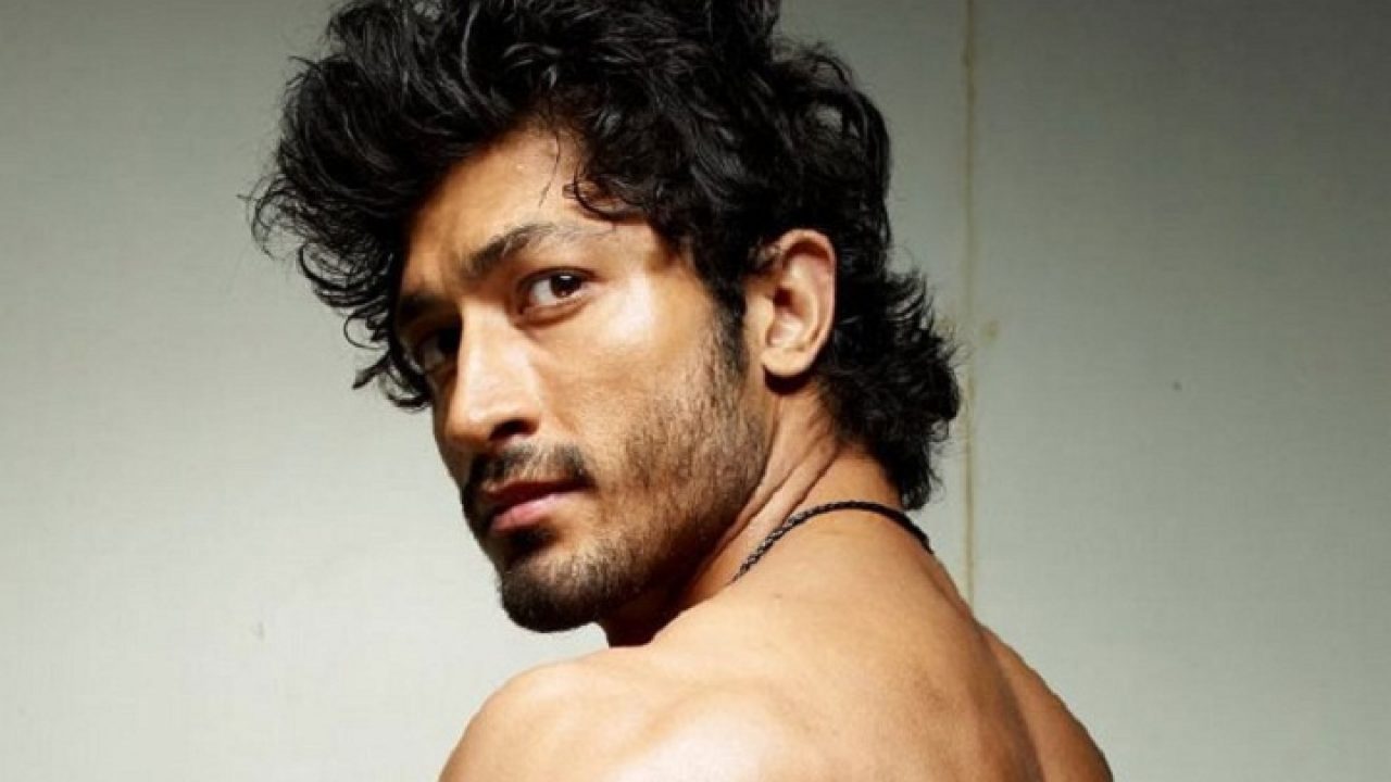 Vidyut Jamwal Is Giving Us Serious Fitness Goals | IWMBuzz