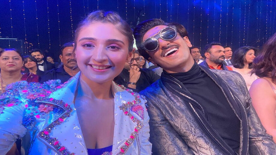 Dhvani Bhanushali has a fan moment with Ranveer Singh