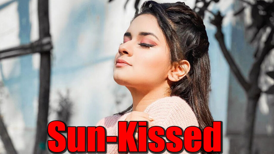 TikTok star Avneet Kaur looks undeniably pretty in her latest sun-kissed pic!
